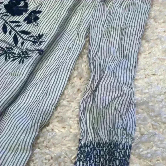 ❤️5/$25❤️ Dress - Picture 4 of 4